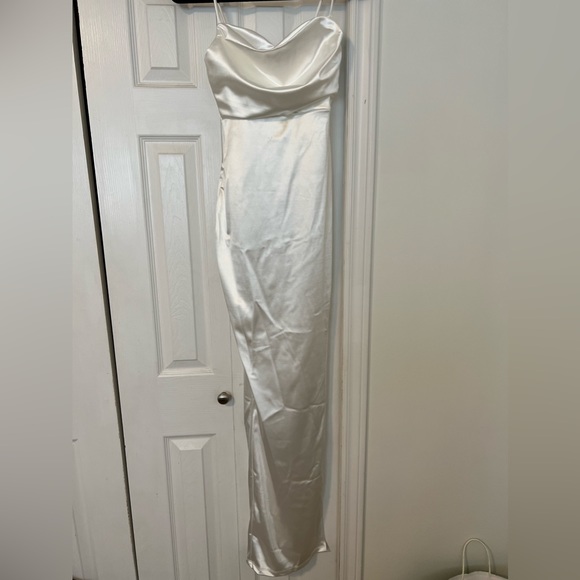 Windsor Lola High Slit White Satin Dress - Picture 5 of 5